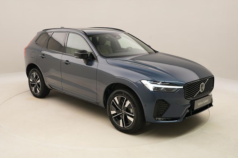 Volvo XC60 B5 AWD DARK PLUS AUT CZ - fotka 17 z 51