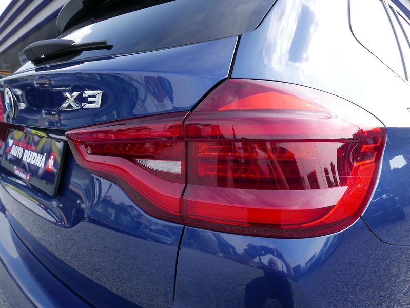 BMW X3 xDrive 20d REZERVACE - fotka 15 z 43