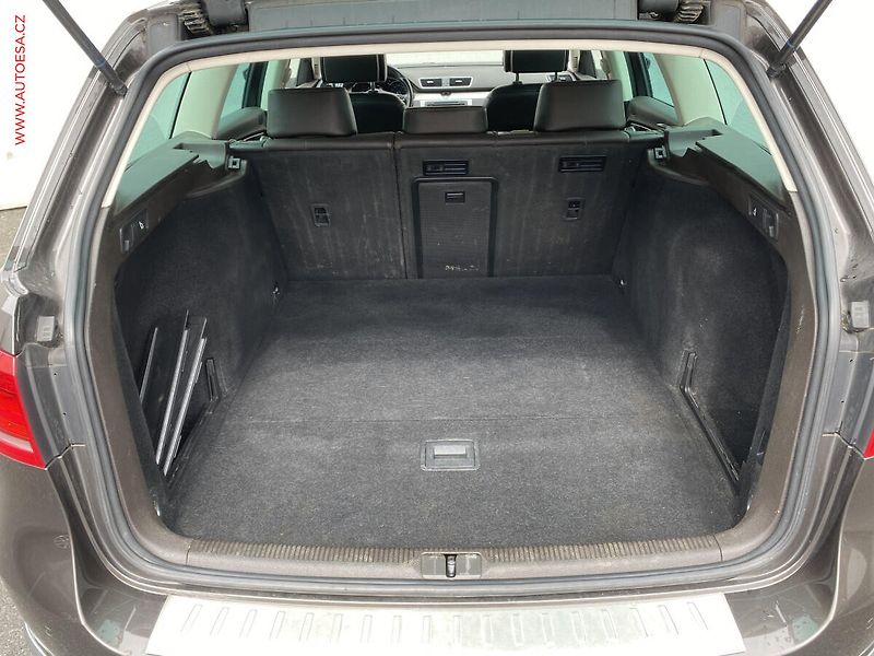Volkswagen Passat (2014) 2.0 TDi, Highline, bixen, - fotka 7 z 19