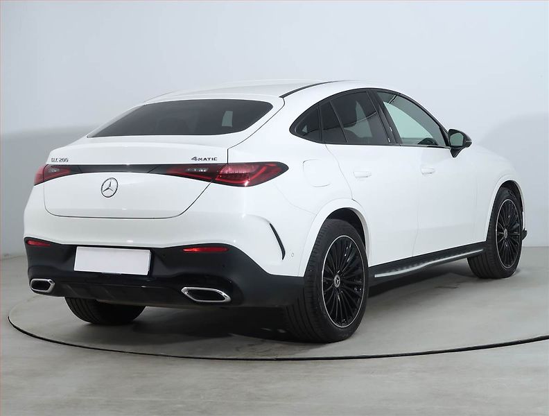 Mercedes-Benz GLC (2024) 200 4MATIC - fotka 5 z 26