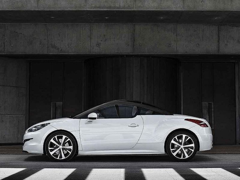 Peugeot RCZ.