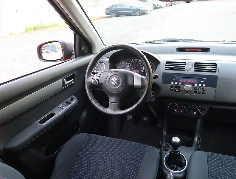 Suzuki Swift (2010) 1.3 i, Serv.kniha, nová STK - fotka 7 z 16