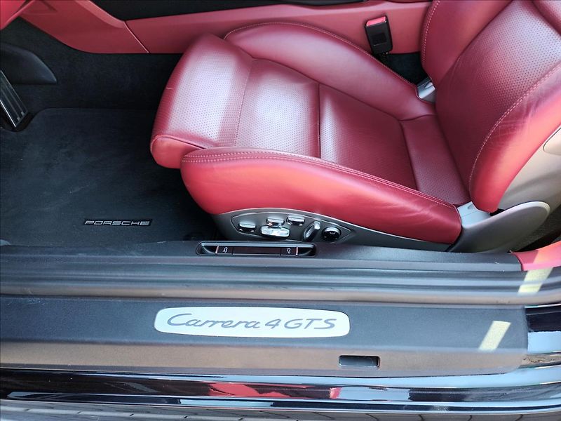 Porsche 911 3,0 Carrera 4 GTS,331KW, - fotka 14 z 50