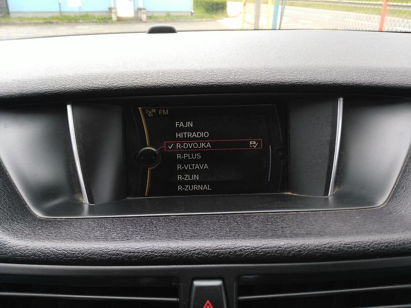 BMW X1 2,0 D  XDrive /135 kW/  - fotka 21 z 34
