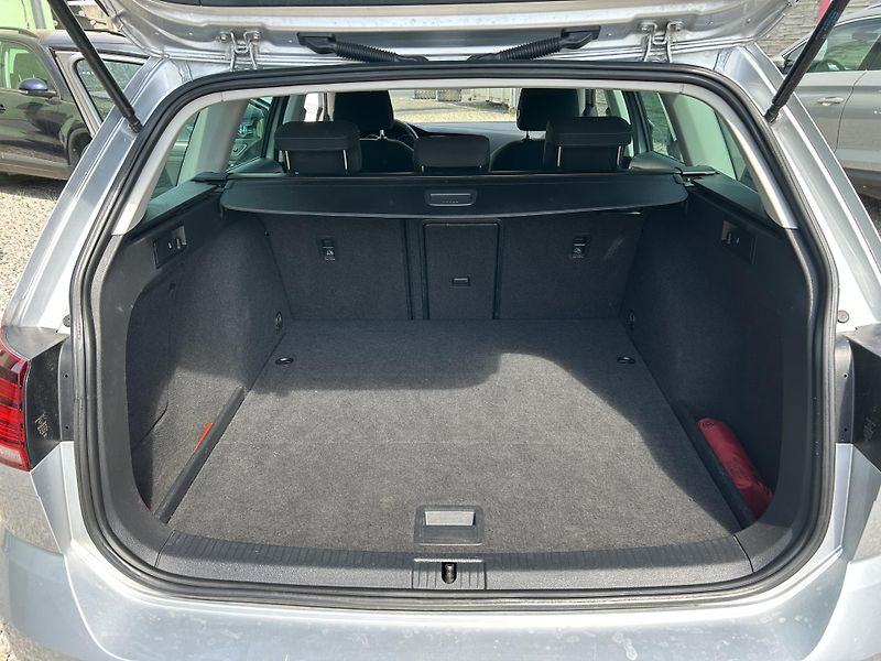 Volkswagen Golf (2019) 2.0 TDi 110 KW servisni kniha - fotka 14 z 29