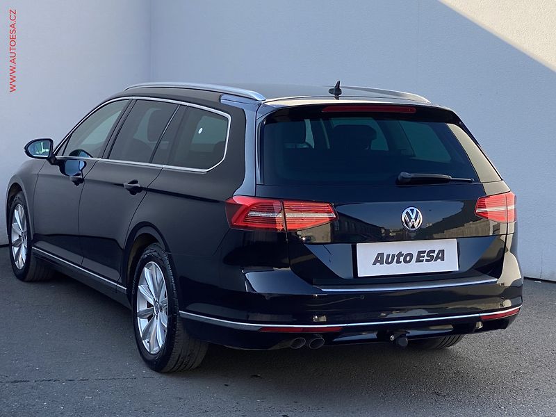 Volkswagen Passat (2015) 2.0 TDi, Highline, LED, navi - fotka 6 z 20