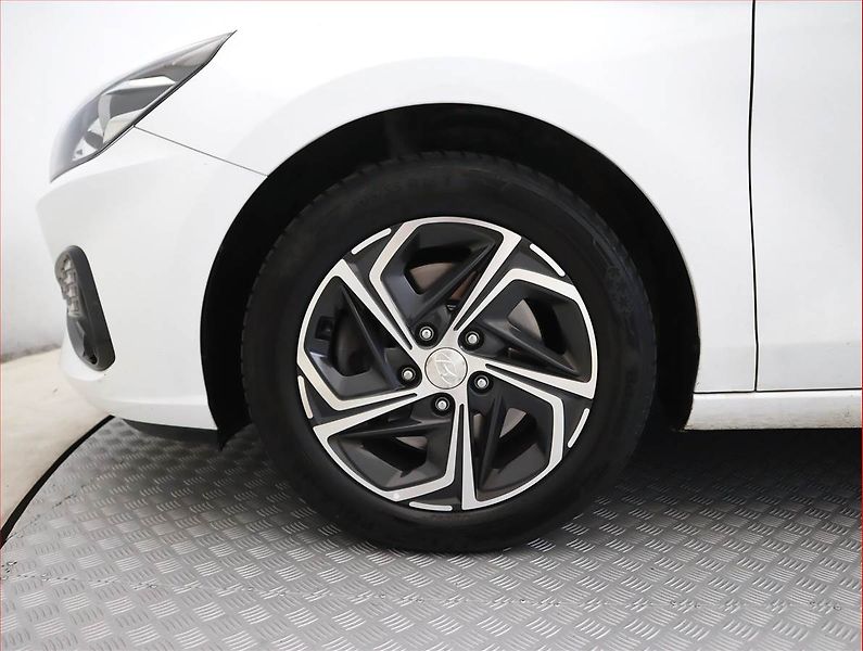 Hyundai i30 (2020) Comfort 1.5 DPI, Serv.kniha - fotka 15 z 18