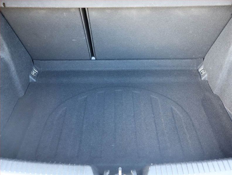 Kia Ceed (2018) Silver 1.4 CVVT, Serv.kniha - fotka 14 z 16