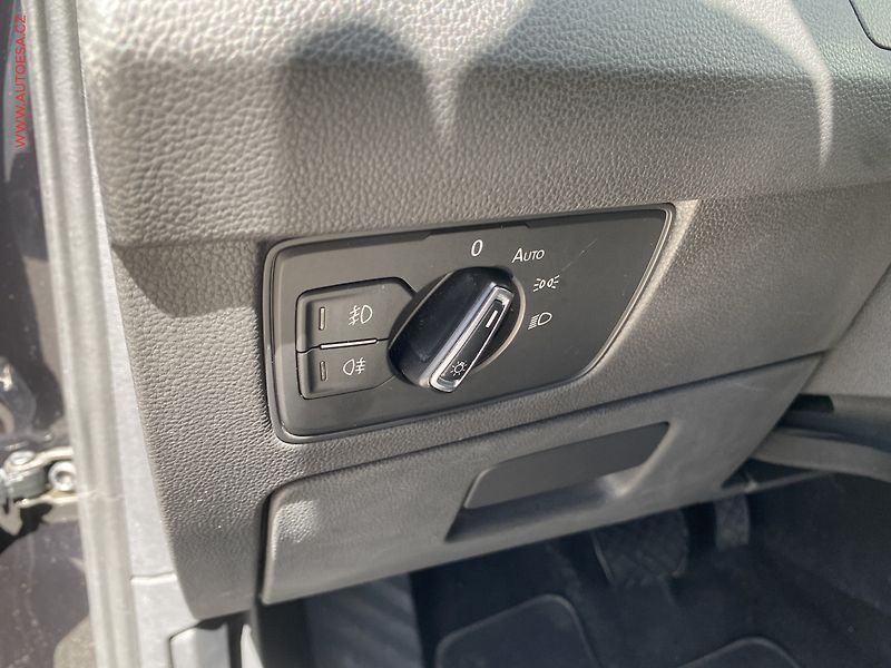 Volkswagen Passat (2020) 2.0 TDi, Elegance, DSG, LED - fotka 16 z 20