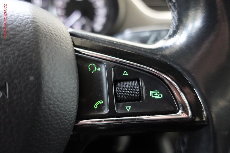 Škoda Octavia (2014) 1.6 TDi 4x4, 2.maj, AC, tempo - fotka 17 z 24