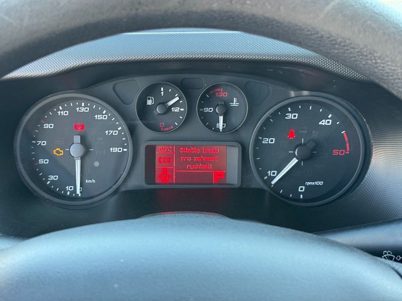Iveco Daily (2019) 35S16 2.3 115 Kw - fotka 13 z 22