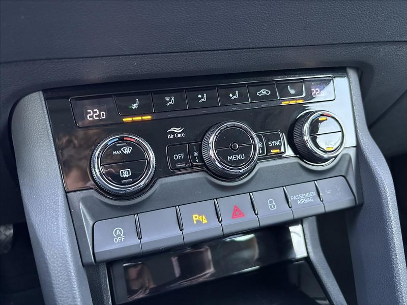 Škoda Karoq 2,0 TDi 110kW Style ADAPTIV - fotka 28 z 45