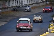 Historie na silnici! Fanoušci starých vozů zaplnili centrum Adamova. Na tradiční Doklikované.