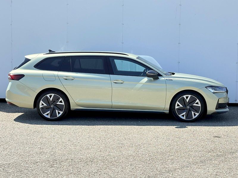 Škoda Superb (2025) Combi DSG 2.0 TDI / 110 kW / S - fotka 21 z 28