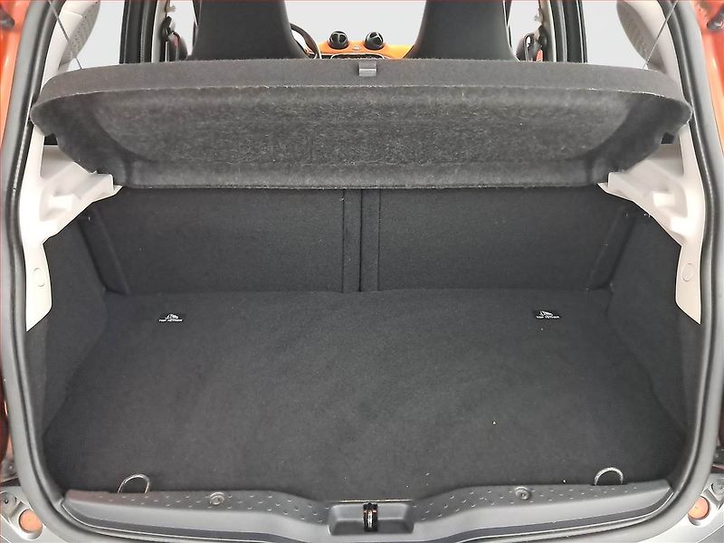 Smart Forfour (2015) 1.0, Tempomat, Vyhř. sedaček - fotka 13 z 19