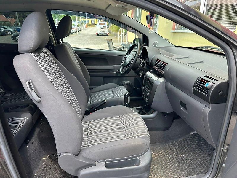 Volkswagen Fox 1.2i 40kW/ABS - fotka 15 z 18