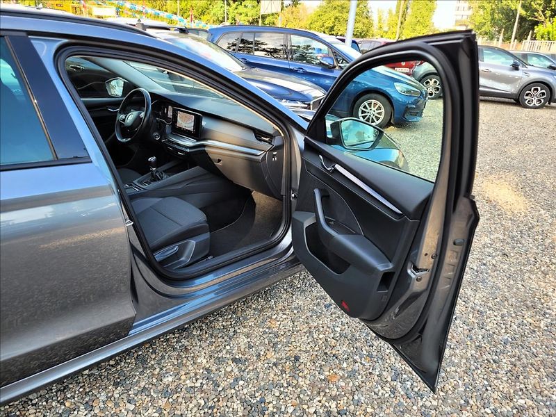 Škoda Octavia 1,0 TSI,NAVI,LED,VIRTUAL,KEYLE - fotka 10 z 50