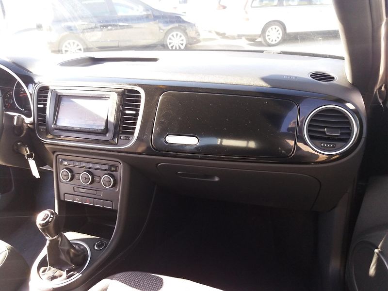 Volkswagen Beetle 1.6TDi,XENONY,NAVI.PĚKNÝ-STAV! - fotka 9 z 18