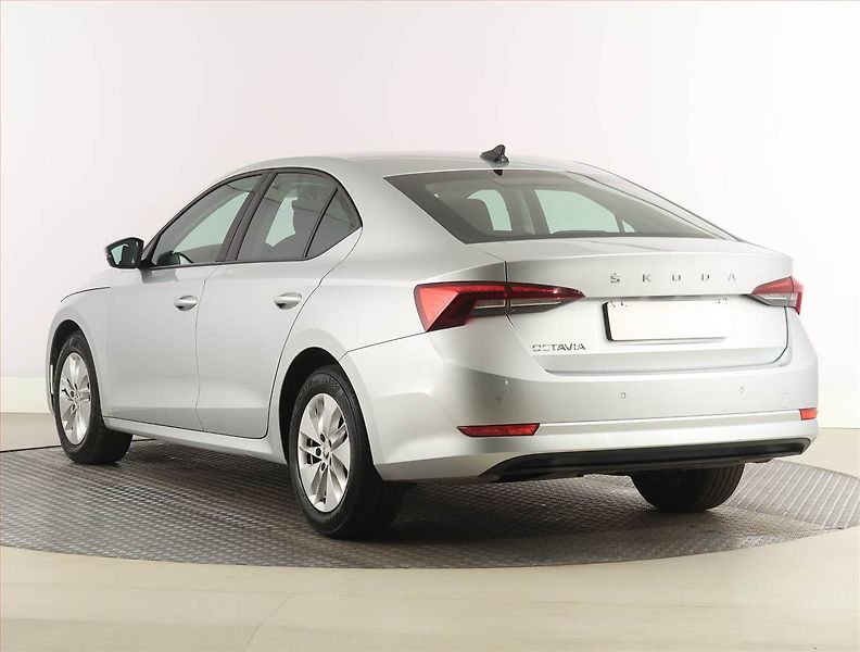 Škoda Octavia (2022) Style 1.0 TSI, Serv.kniha - fotka 4 z 24