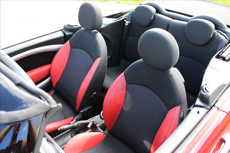 Mini Cooper 1,6 Cabrio 4.MÍSTA, 74 tis. km - fotka 18 z 41