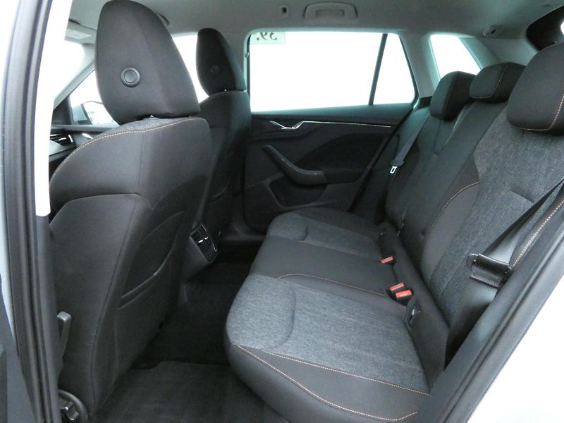 Škoda Kamiq Ambition Clever 1.5 TSI /110 k - fotka 24 z 30