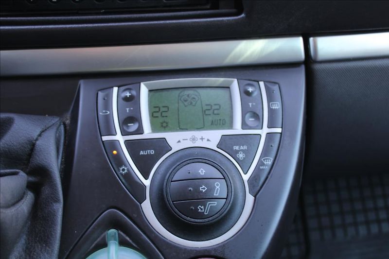 Peugeot 807 2,2 HDi  1.maj., ČR, TAŽNÉ - fotka 17 z 28