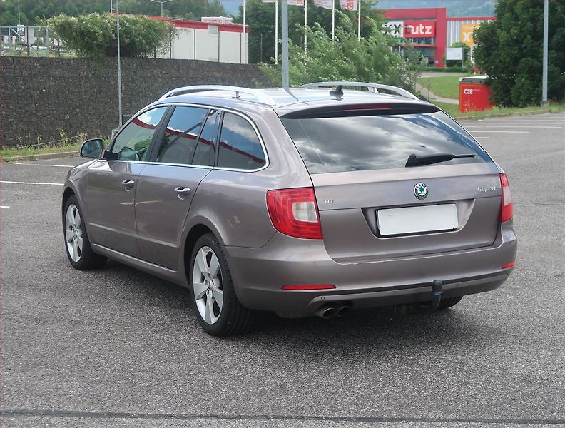 Škoda Superb (2012) 2.0 TDI, Serv.kniha, Tempomat - fotka 4 z 13