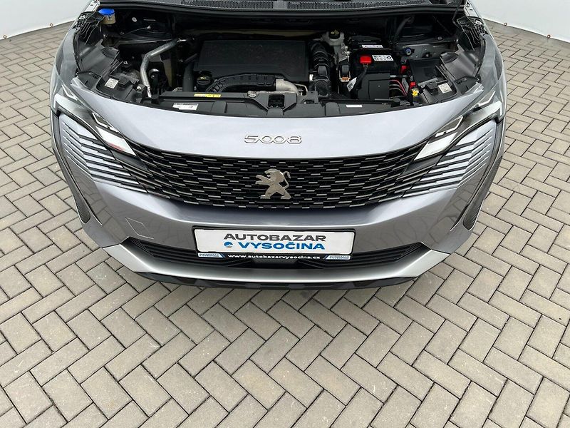 Peugeot 5008 (2022) 1.2PT 96kW! Allure! Tažné! LED - fotka 13 z 42