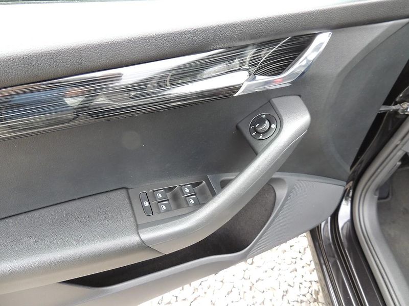 Škoda Octavia (2019) 2.0TSI,140kw,DSG,4x4,TZ,Style - fotka 22 z 49