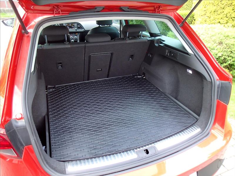 Seat Leon 2,0 TDi, FR, Dsg, ČR - fotka 41 z 49