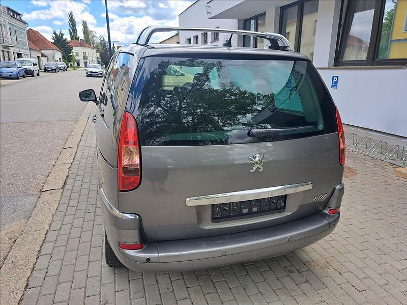 Peugeot 807 2,0 HDI - fotka 7 z 41