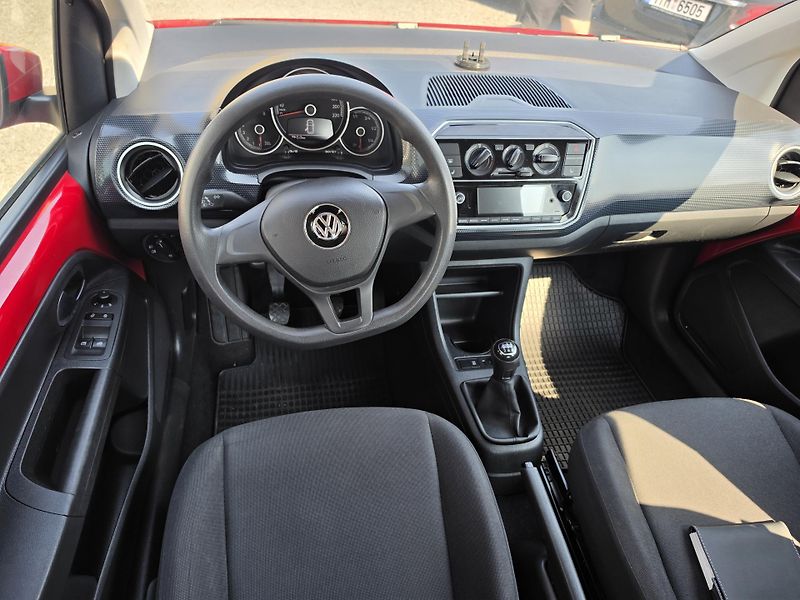 Volkswagen up! 1.0 MPI Parkovací senzory  - fotka 16 z 17