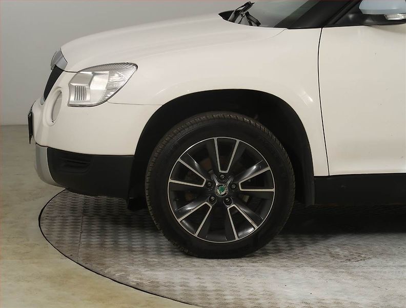 Škoda Yeti (2012) 2.0 TDI, 4X4, ČR,1.maj - fotka 14 z 15