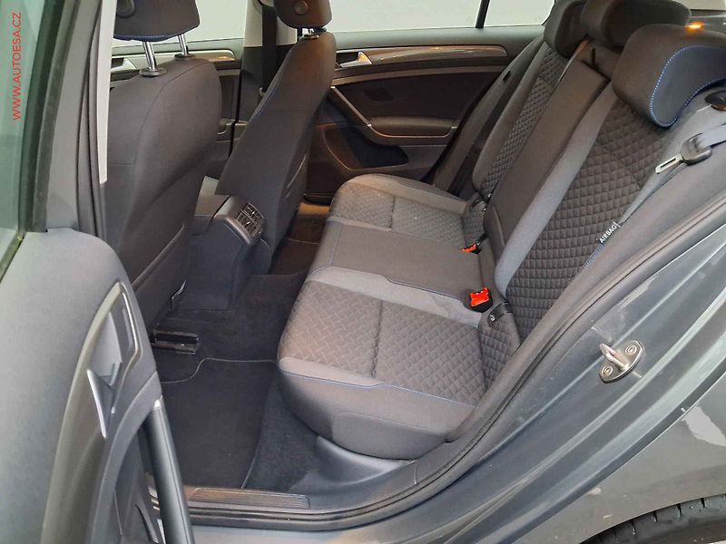 Volkswagen Golf (2018) 1.5 TSi, Join, LED, navi, - fotka 10 z 19