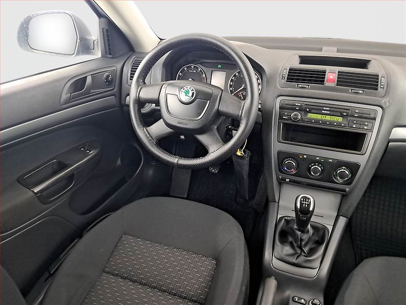 Škoda Octavia (2011) 1.6, po STK, za dobrou cenu - fotka 7 z 15