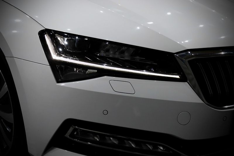 Škoda Superb 3 FL Combi 2.0 TDI 110 kW DSG - fotka 11 z 48