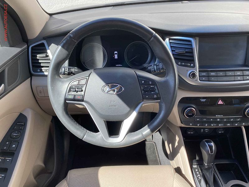 Hyundai Tucson (2016) 2.0 CRDi 4x4, AT, LED, panor - fotka 11 z 20