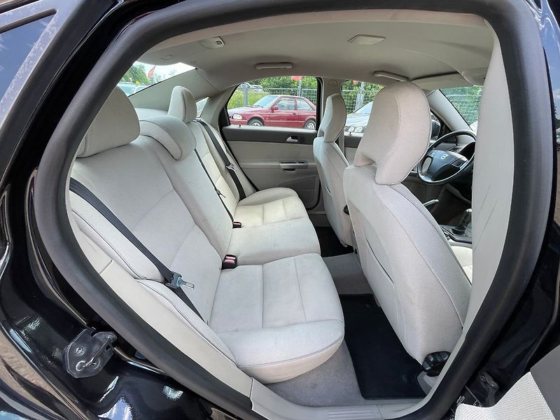 Volvo S40 1.6D 84KW*NOVÉ VSTŘIKY* - fotka 19 z 28