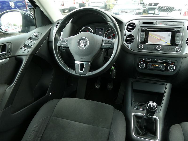 Volkswagen Tiguan 2,0 TDi 130kW Sport 4x4,TZ,nav - fotka 24 z 50