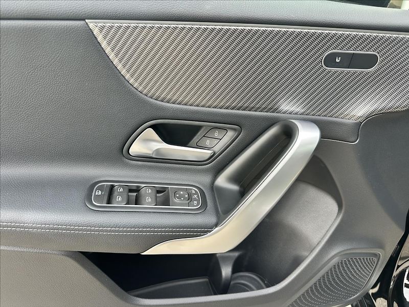 Mercedes-Benz Třídy A A 200 Progressive linie - fotka 12 z 12