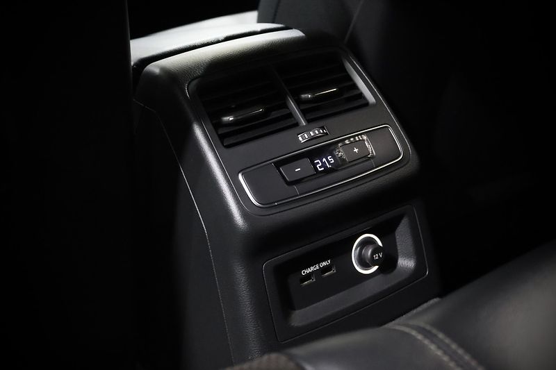 Audi A4 2.0 TFSI ultra 140 kW S line - fotka 26 z 49