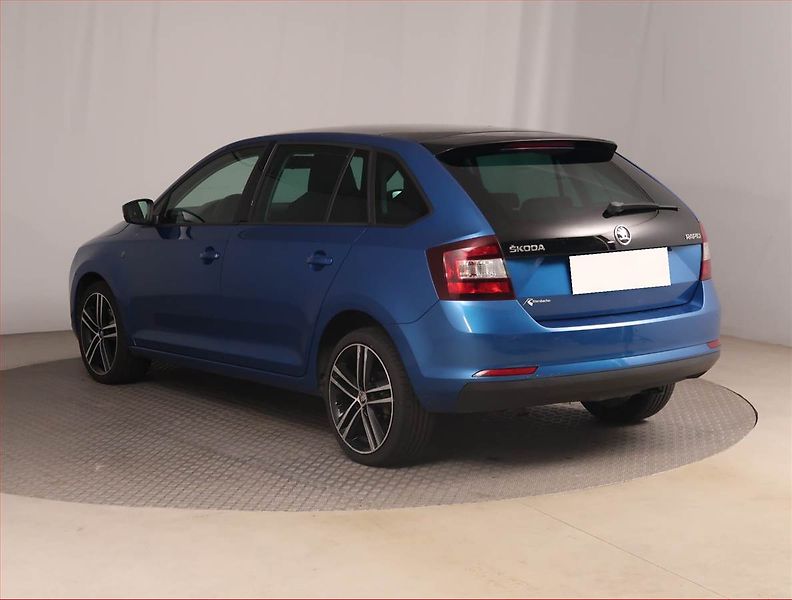Škoda Rapid (2015) Spaceback 1.2 TSI, Tempomat - fotka 4 z 17