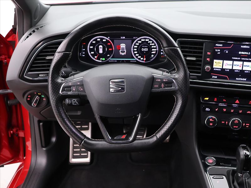 Seat Leon 2.0 221kW Cupra DSG 4Drive - fotka 17 z 31