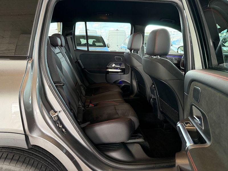 Mercedes-Benz GLB 200d AMG - fotka 17 z 21