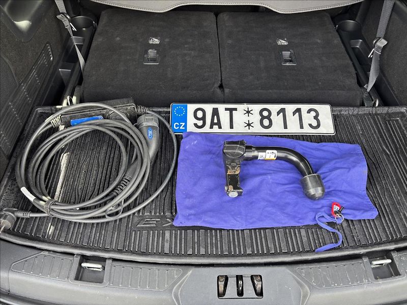 Ford Explorer 3,0 PHEV 336kW ST-Line AWD DPH - fotka 15 z 52