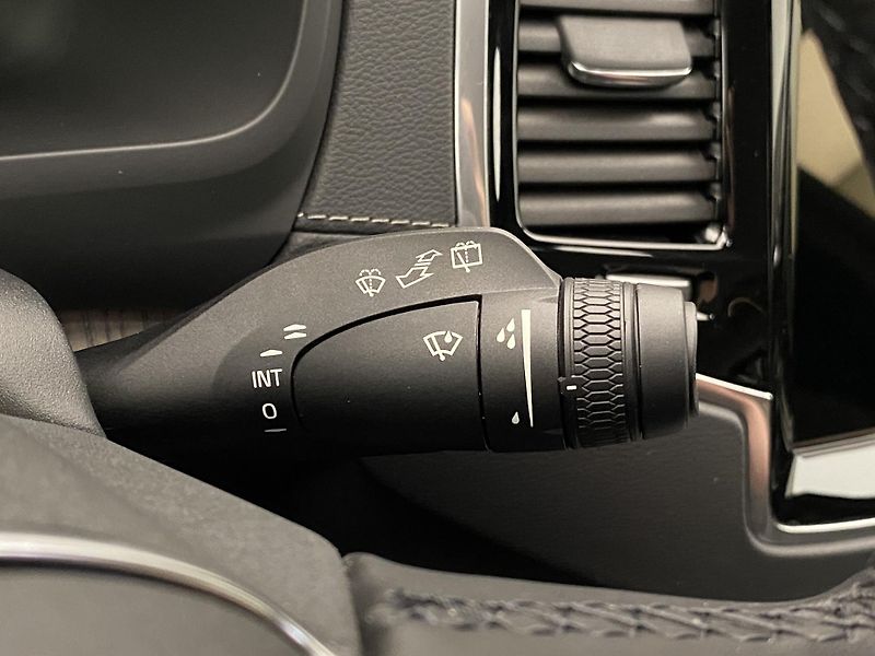 Volvo XC90 T8 AWD RECHARGE PLUS DARK CZ - fotka 22 z 73