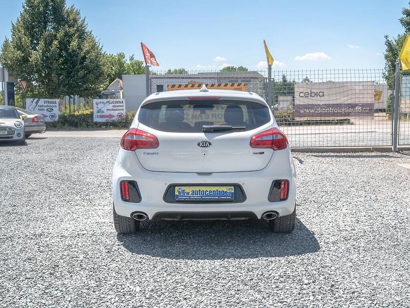 Kia Ceed (2017) GT Line 1.6D 100KW MAT – NAVI - fotka 6 z 50