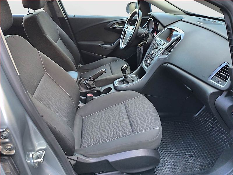 Opel Astra (2015) 1.6 CDTI, Serv.kniha, Tempomat - fotka 9 z 13