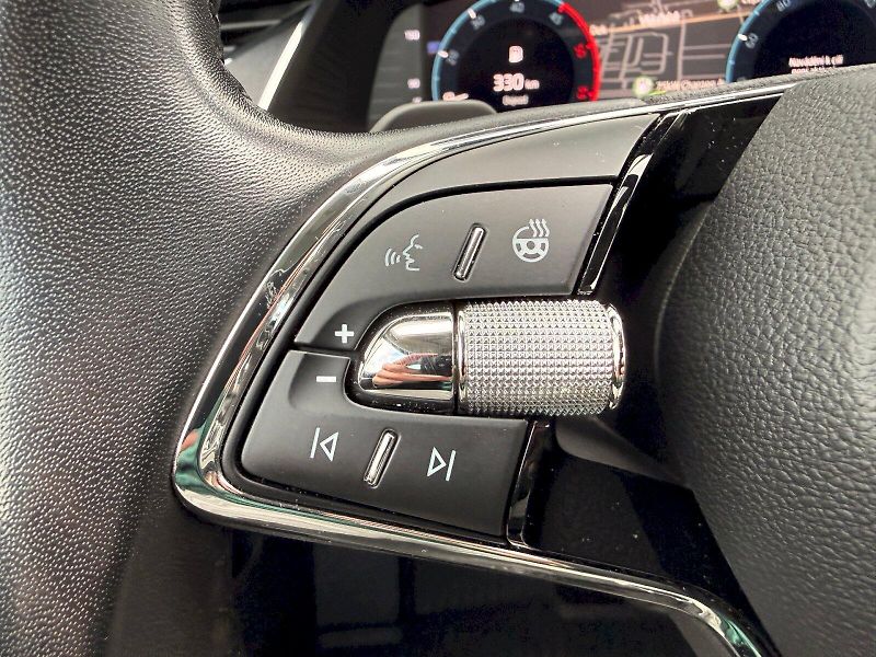 Škoda Octavia (2023) COM STY plus TD 110/2.0 A7A - fotka 23 z 35