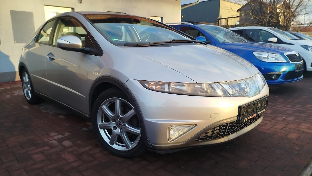 Honda Civic 1.8 VTi  FULL SERVIS
